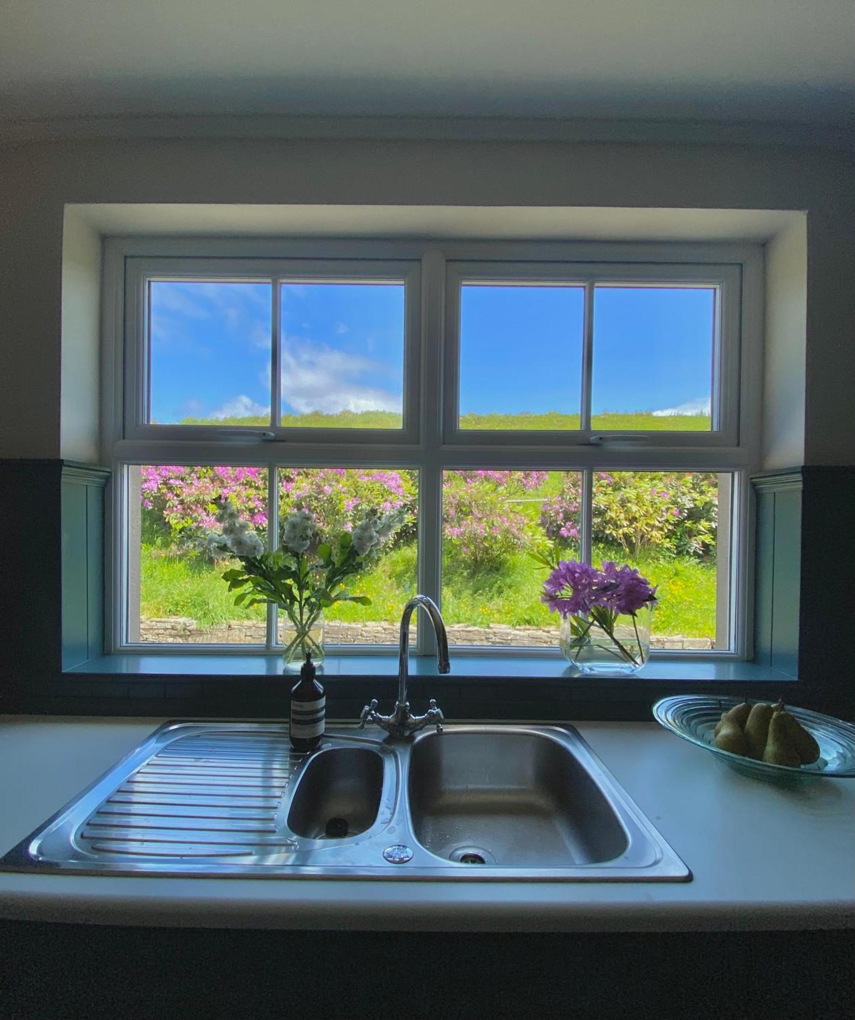 Shanakeever Farm - 3 Bedroom Apartment Клифдън Екстериор снимка